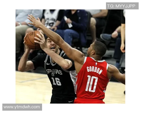 火箭与马刺激战正酣精彩比赛直播全程回顾与分析 火箭与马刺激战正酣精彩比赛直播全程回顾与分析